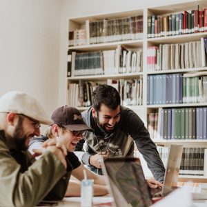 Clase colaborativa de inglés nivel intermedio B1